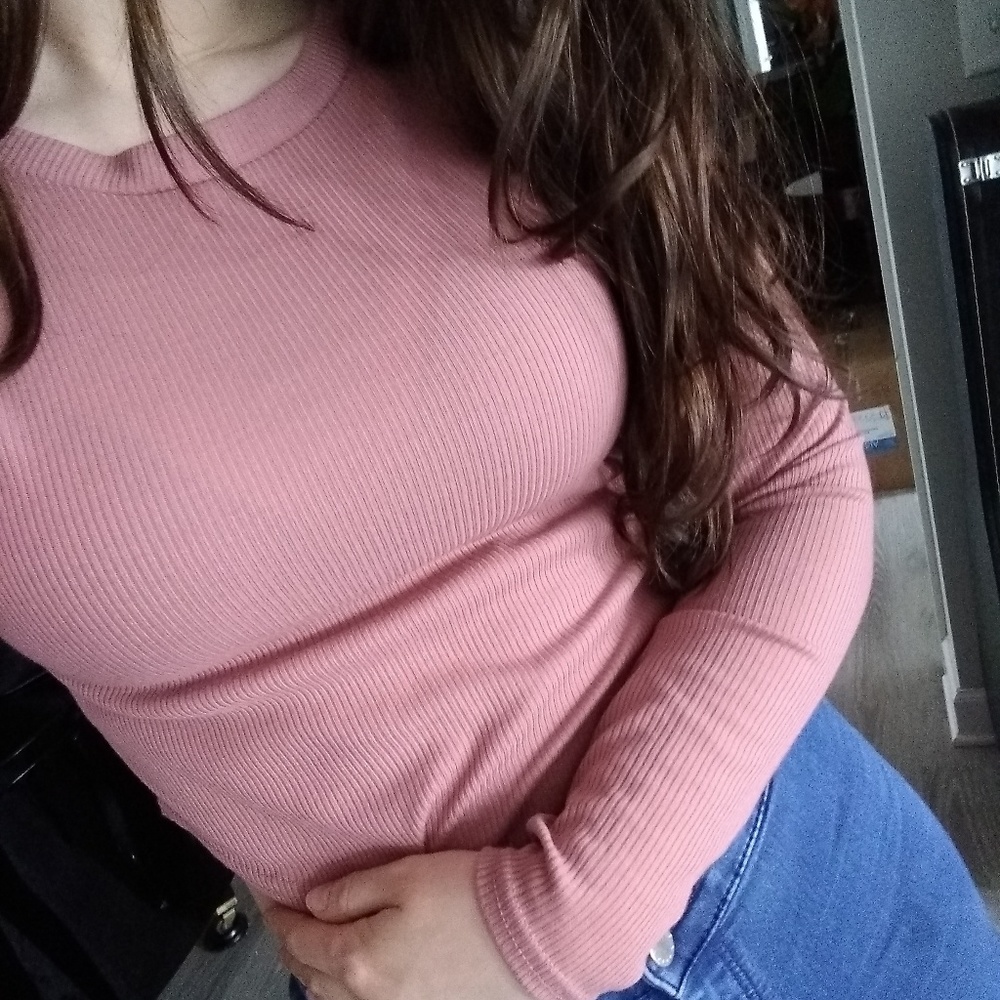 Rose pink cropped long sleeve top